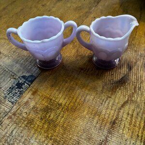 Boyd Glass lavender Texas Loop creamer and sugar bowl